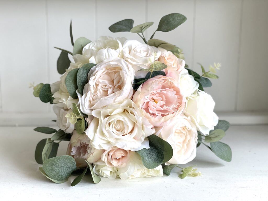 Making Memories with Lush Flower Co's Beautiful Wedding Flower Selection