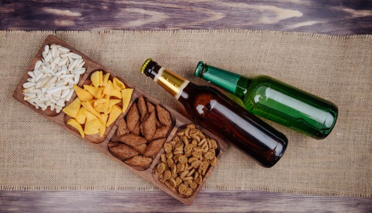 Perfect Pairings: Gin Hampers with Tonics and Garnishes